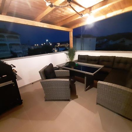 Apartman Mate Lopar Luaran gambar
