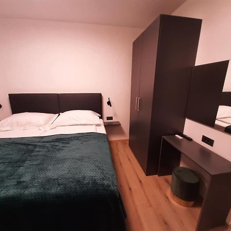 Apartman Mate Lopar Luaran gambar