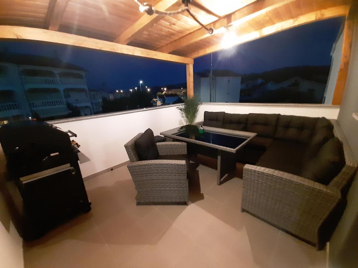 Apartman Mate Lopar Luaran gambar