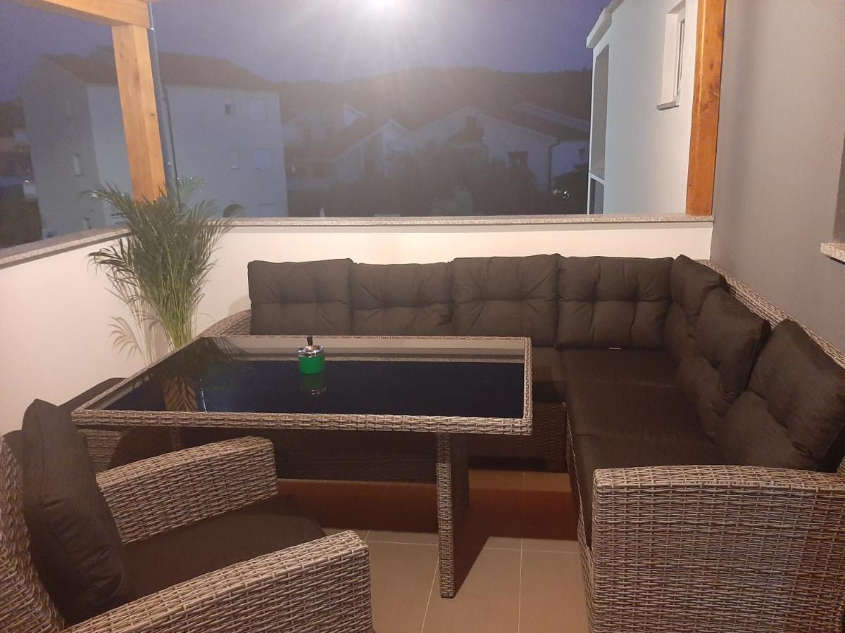 Apartman Mate Lopar Luaran gambar