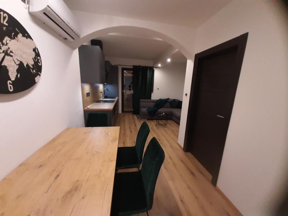 Apartman Mate Lopar Luaran gambar
